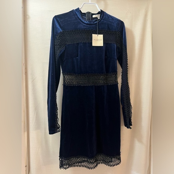 free generation Dresses & Skirts - 🔵 Free Generation blue velvet black lace detailing size medium